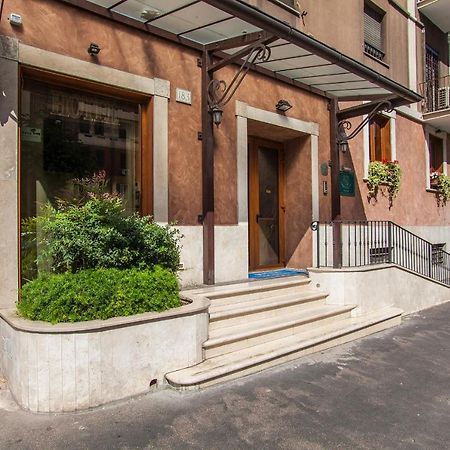 Hotel Tuscolana Рим Екстер'єр фото