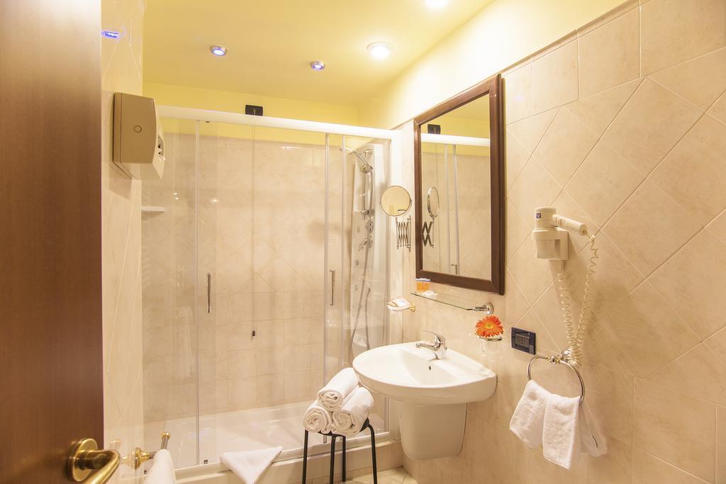 Hotel Tuscolana Рим Екстер'єр фото