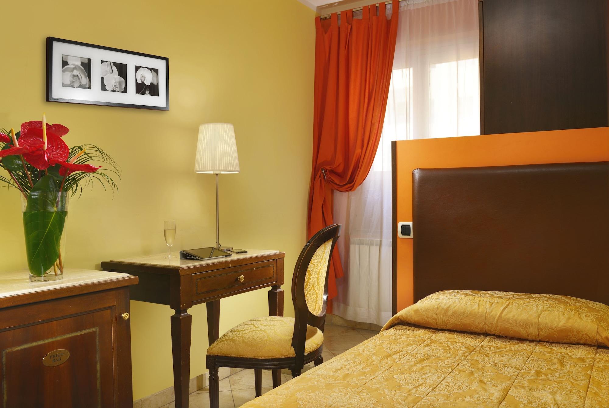 Hotel Tuscolana Рим Екстер'єр фото