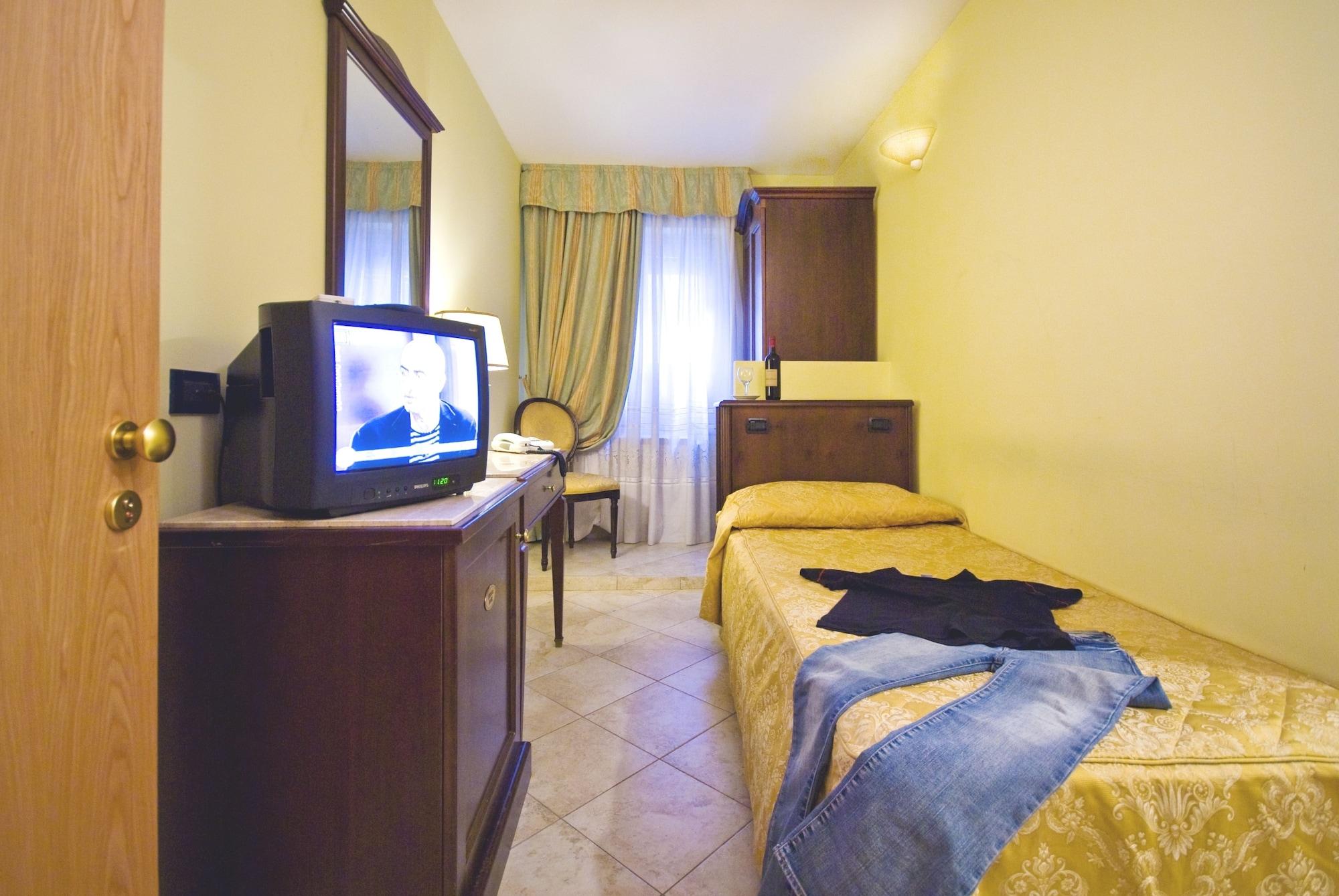 Hotel Tuscolana Рим Екстер'єр фото