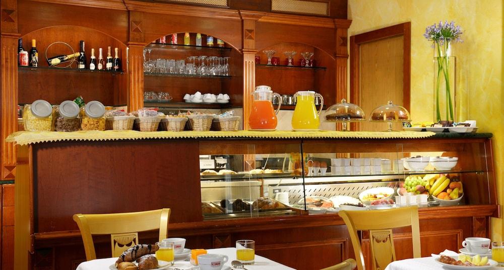 Hotel Tuscolana Рим Екстер'єр фото
