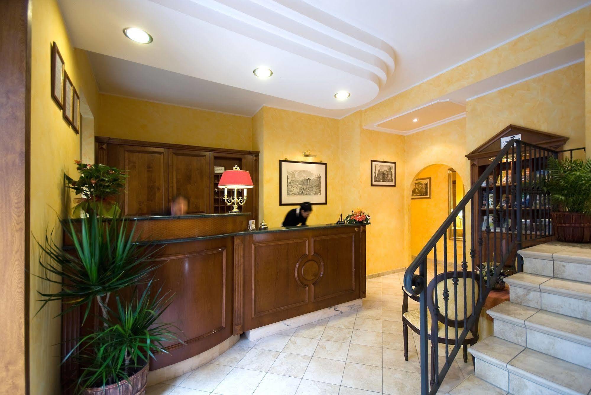 Hotel Tuscolana Рим Екстер'єр фото