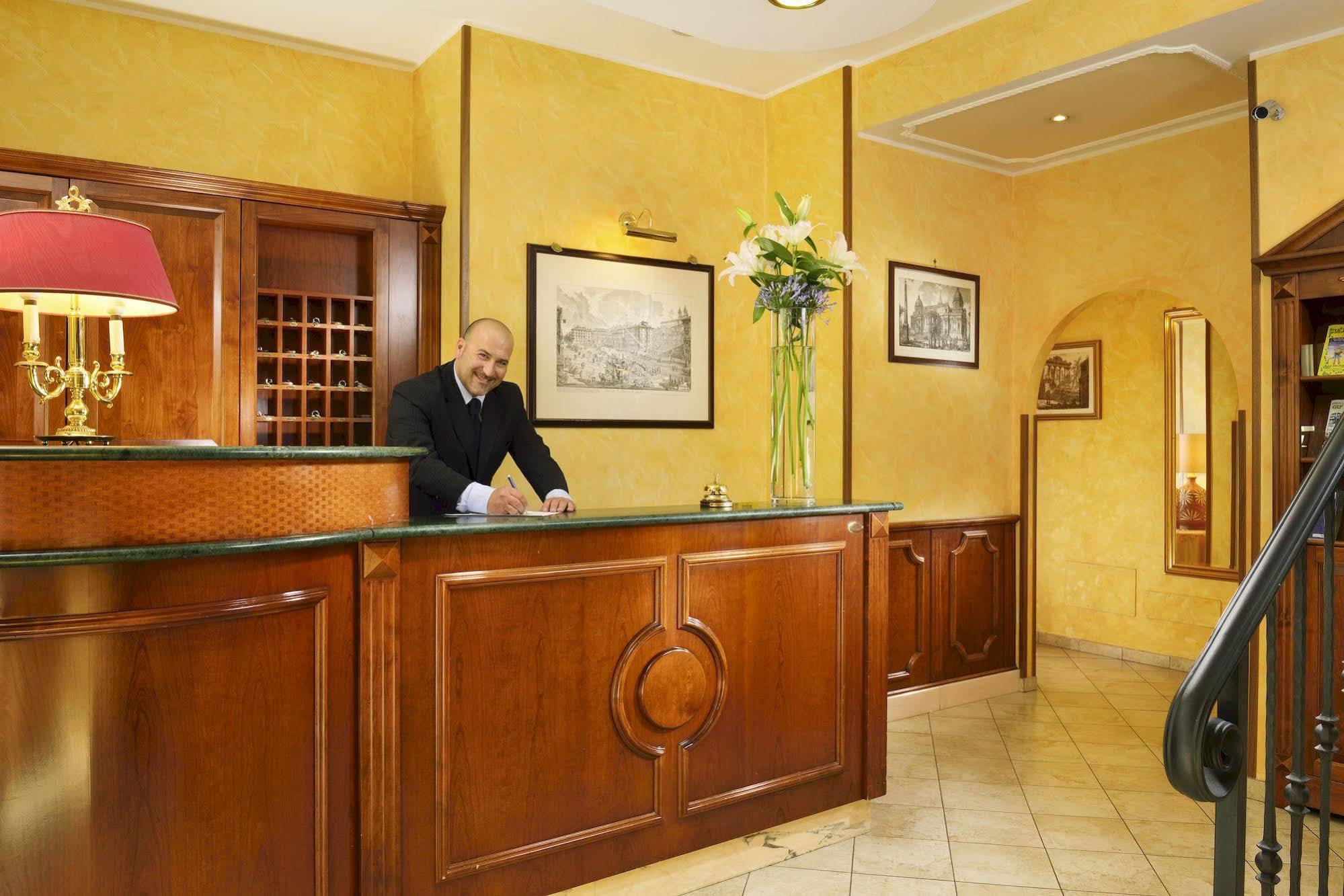 Hotel Tuscolana Рим Екстер'єр фото