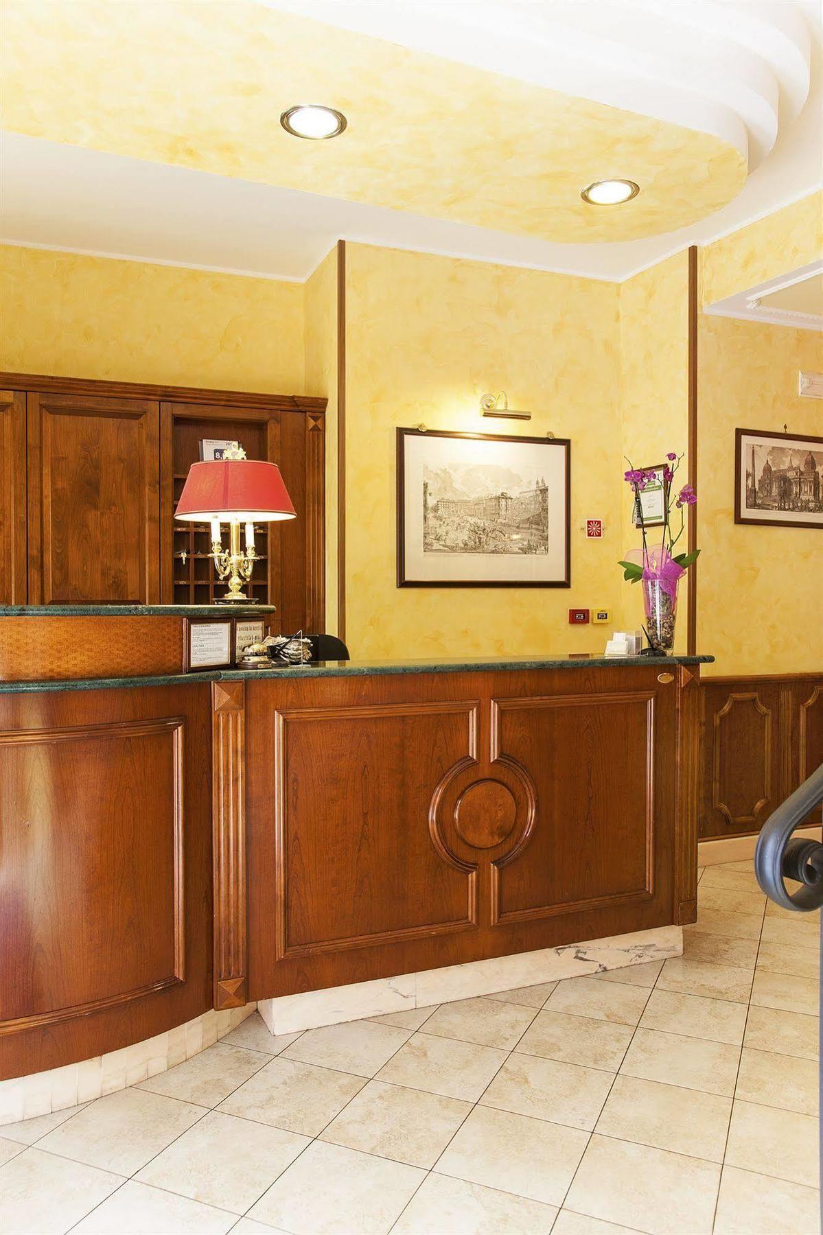 Hotel Tuscolana Рим Екстер'єр фото