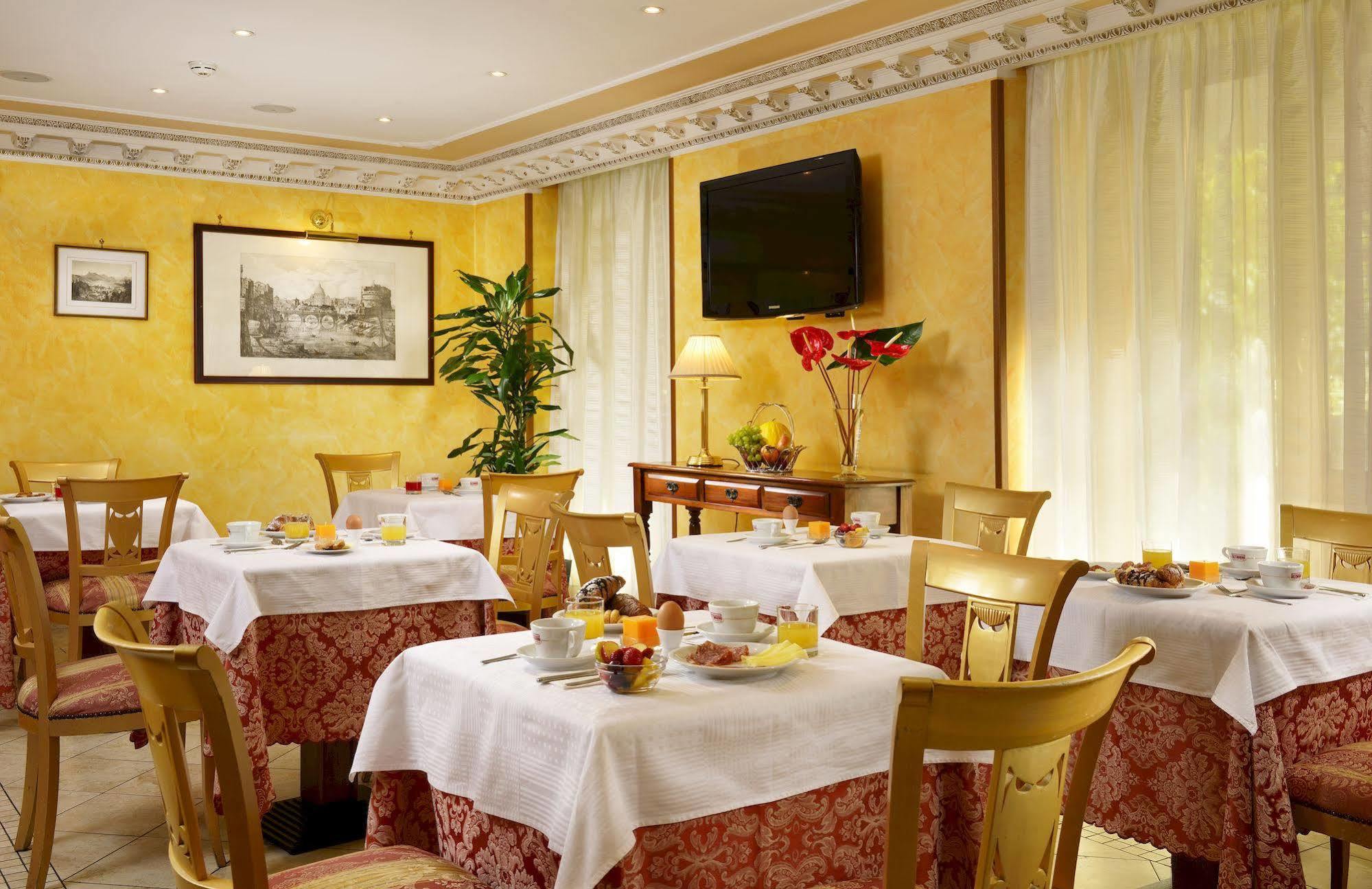 Hotel Tuscolana Рим Екстер'єр фото